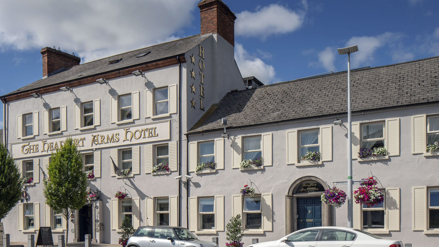 Headfort Arms Hotel, Kells, Co. Meath: Exterior street view in daylight